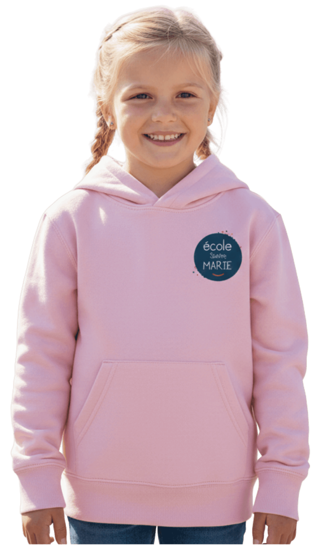 Enfant portant le sweat de l'école